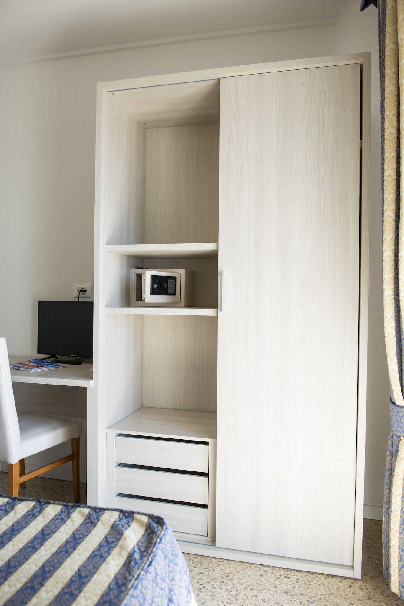 Columbus Hotel 3*
